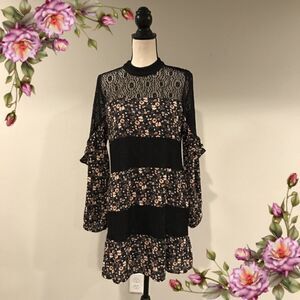 Gorgeous long sleeve floral dress with lace details